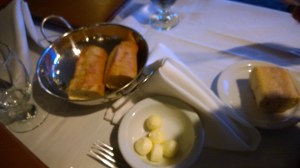 Mankas-Steakhouse-Fresh-Bread-John-Gamboa